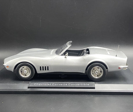[Norev] 1:18 Chevrolet 1969 Corvette C3 Convertible Silver Model Car Resin