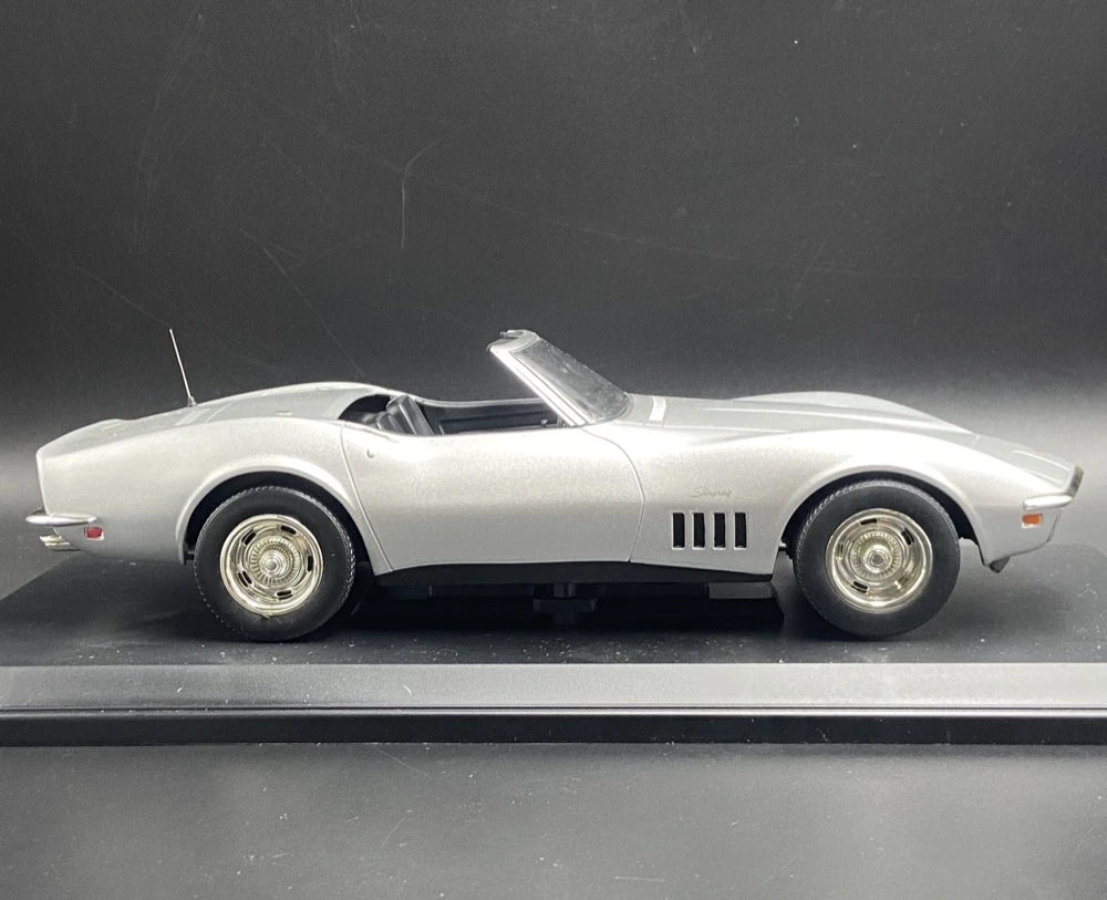 [Norev] 1:18 Chevrolet 1969 Corvette C3 Convertible シルバー モデルカー レジン