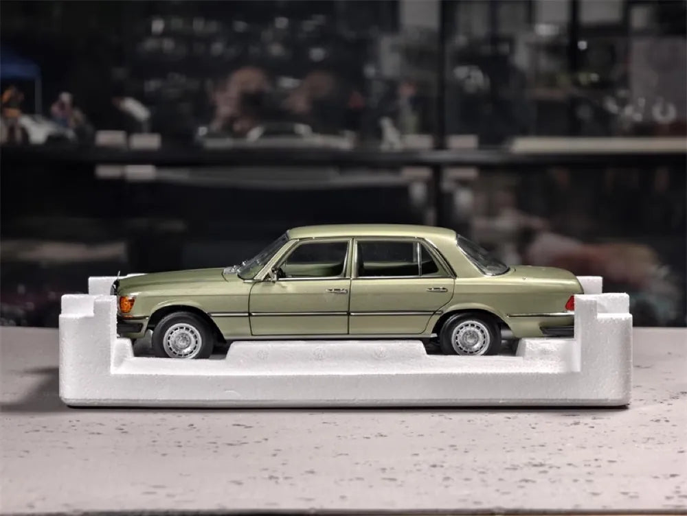 [Norev] 1:18 Mercedes-Benz 1975 450 SEL Green Model Car Die-Cast