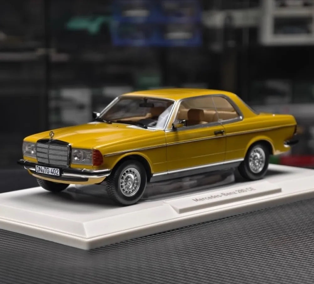 [Norev] 1:18 Mercedes-Benz 1980 280CE イエロー モデルカー Die-Cast