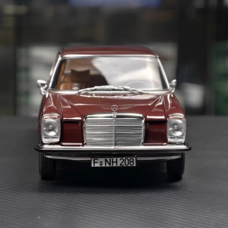 [Norev] 1:18 Mercedes-Benz 1968 200 Red Model Car Die-Cast