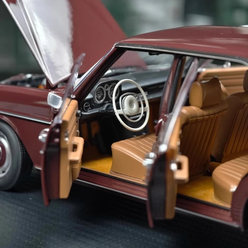 [Norev] 1:18 Mercedes-Benz 1968 200 Red Model Car Die-Cast