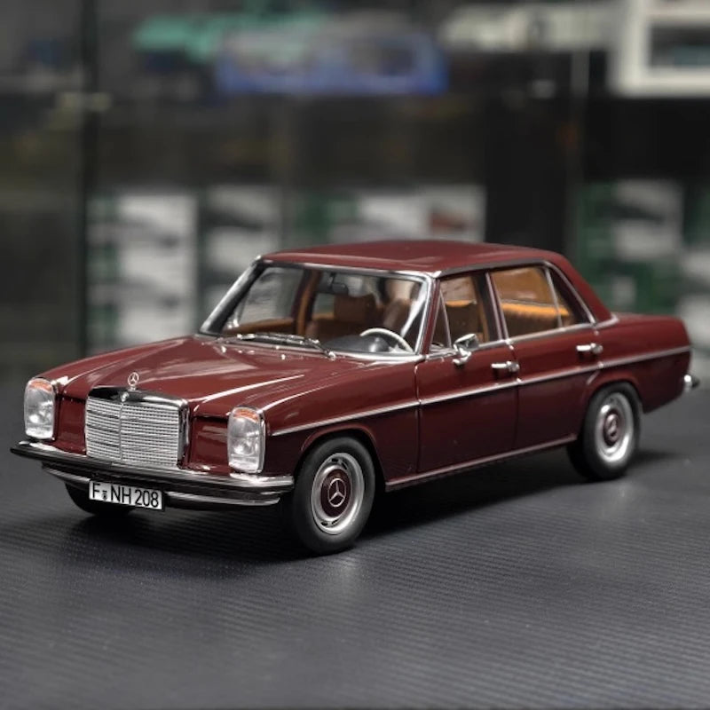 [Norev] 1:18 Mercedes-Benz 1968 200 Red Model Car Die-Cast