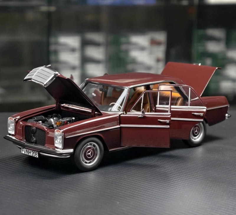 [Norev] 1:18 Mercedes-Benz 1968 200 Red Model Car Die-Cast