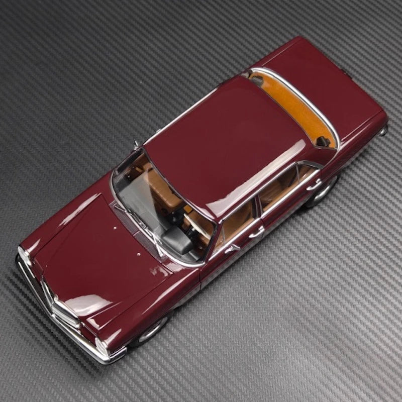 [Norev] 1:18 Mercedes-Benz 1968 200 Red Model Car Die-Cast