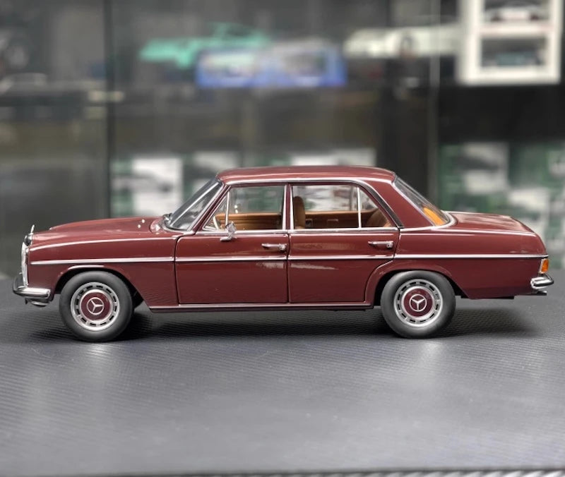 [Norev] 1:18 Mercedes-Benz 1968 200 Red Model Car Die-Cast