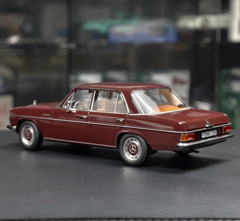 [Norev] 1:18 Mercedes-Benz 1968 200 レッド モデルカー Die-Cast