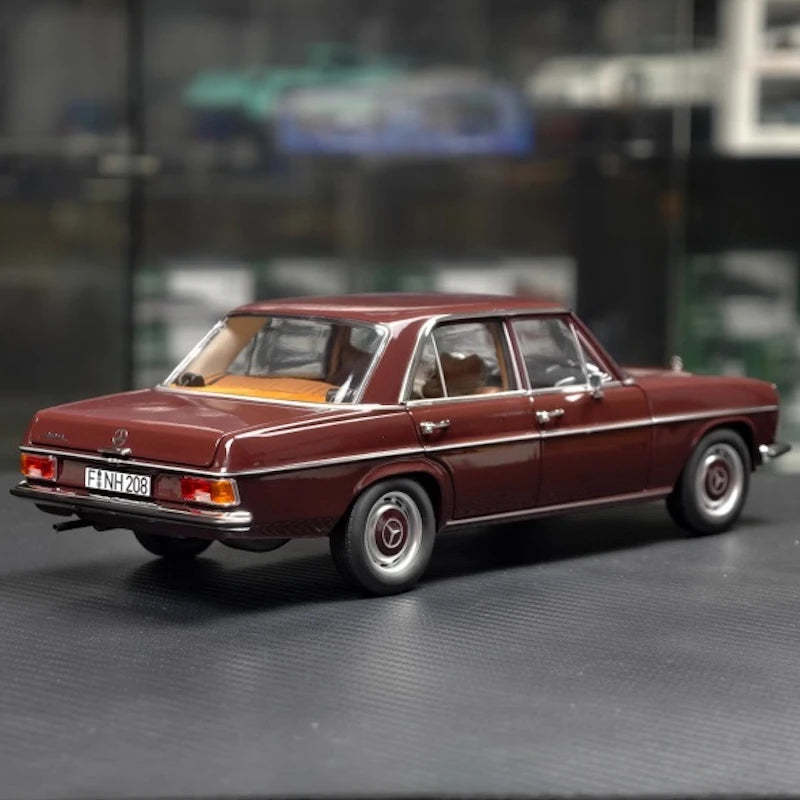 [Norev] 1:18 Mercedes-Benz 1968 200 Red Model Car Die-Cast
