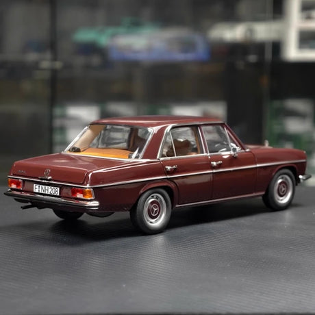 [Norev] 1:18 Mercedes-Benz 1968 200 Red Model Car Die-Cast