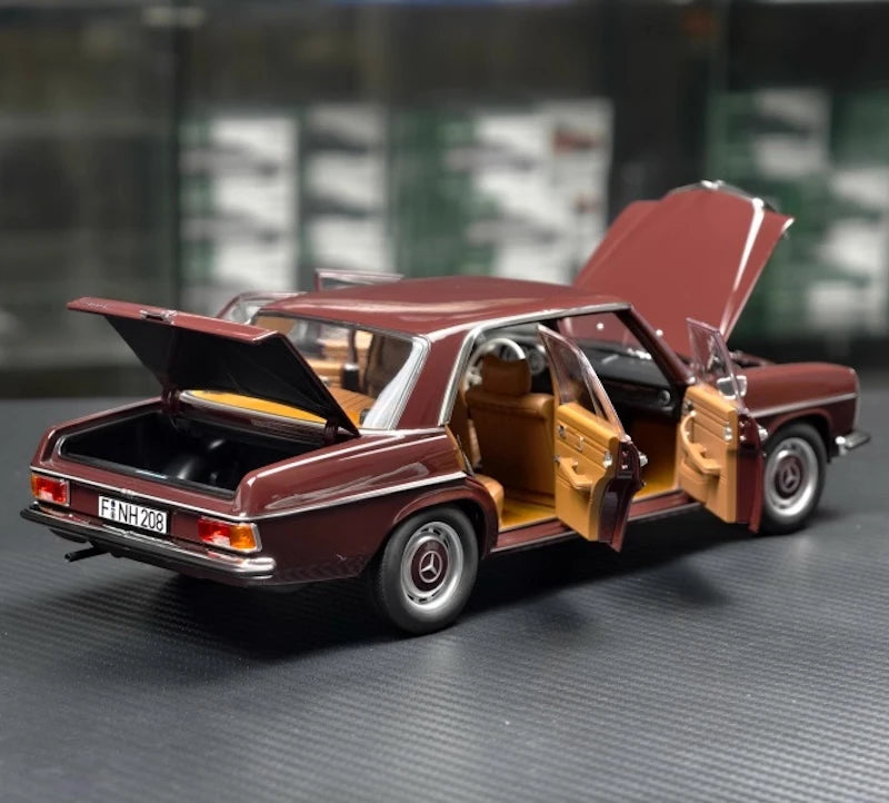 [Norev] 1:18 Mercedes-Benz 1968 200 レッド モデルカー Die-Cast