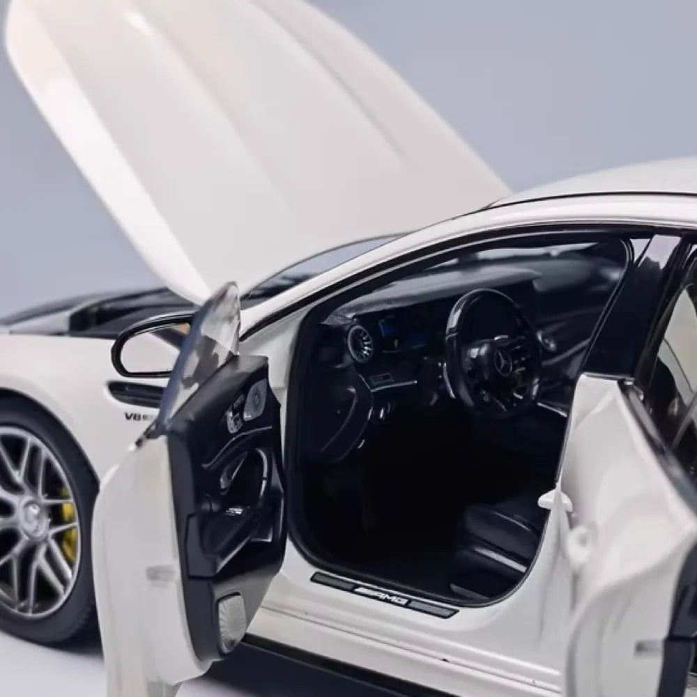 [Norev] 1:18 Mercedes-Benz 2021 AMG GT63 S 4Matic White Model Car Die-Cast