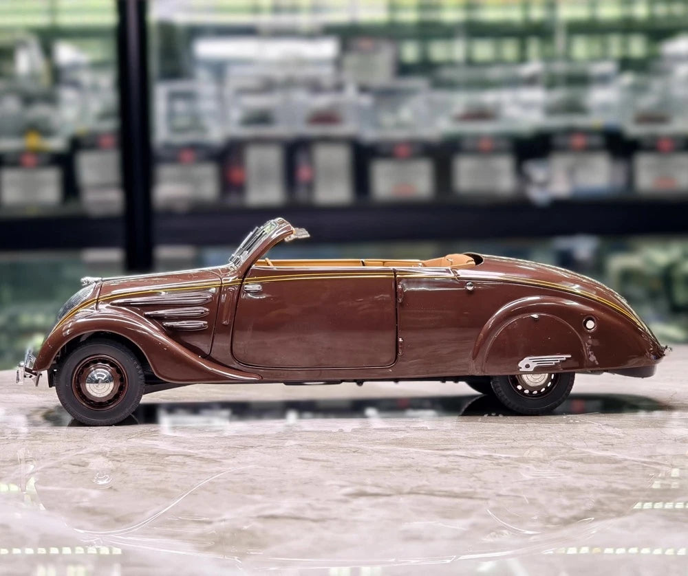 [Norev] 1:18 Peugeot 1937 402 Eclipse Brown Model Car Die-Cast