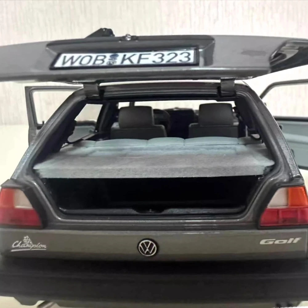 [Norev] 1:18 Volkswagen 1983 Golf GTI Champion Black Model Car Resin