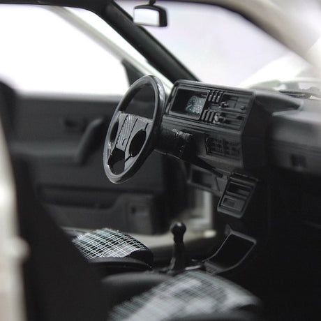 [Norev] 1:18 Volkswagen 1990 Golf GTI G60 White Model Car Resin