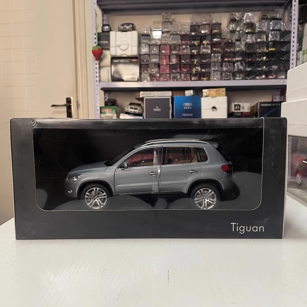 [Norev] 1:18 Volkswagen 2008 Tiguan grigio modellino di auto resina