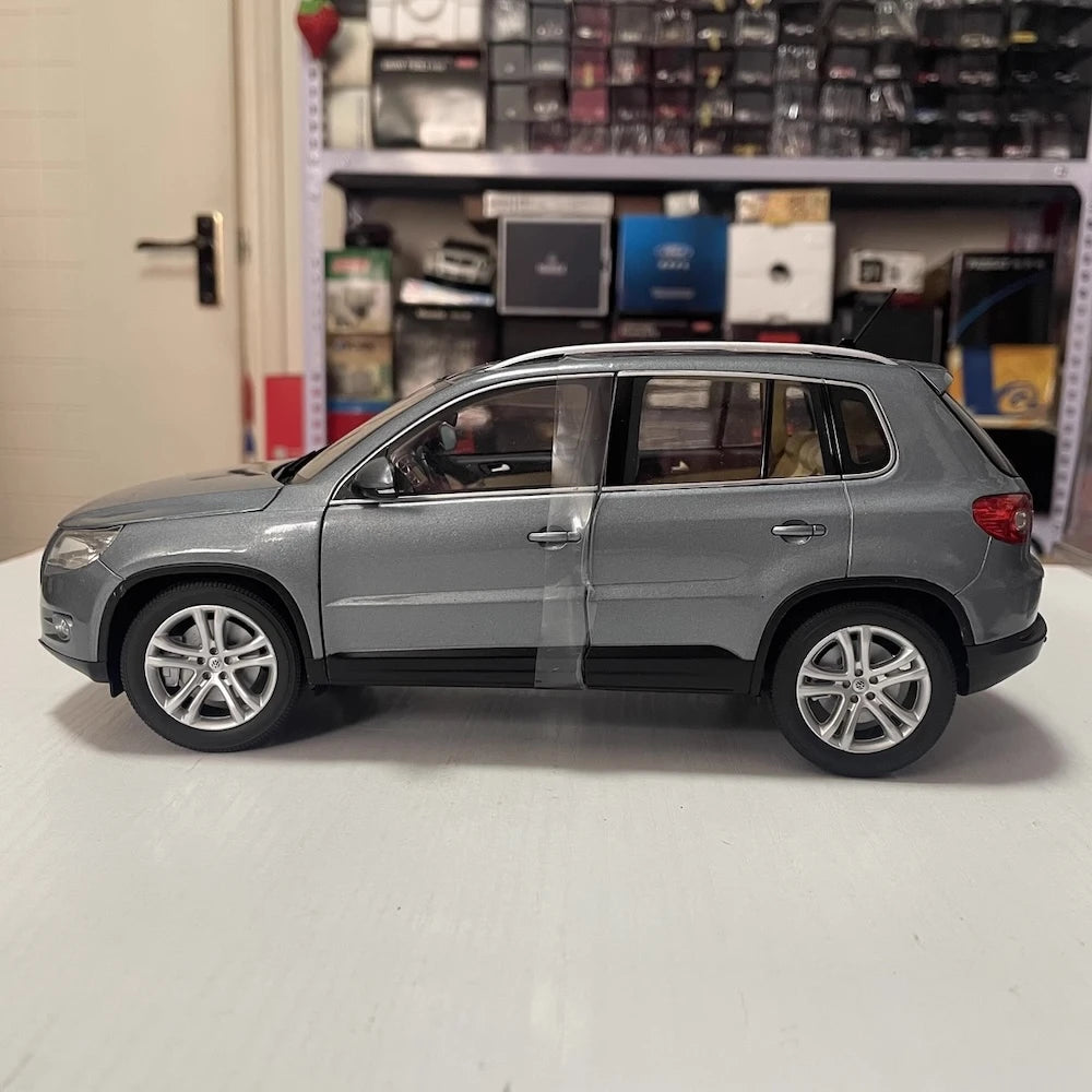 [Norev] 1:18 Volkswagen 2008 Tiguan grigio modellino di auto resina