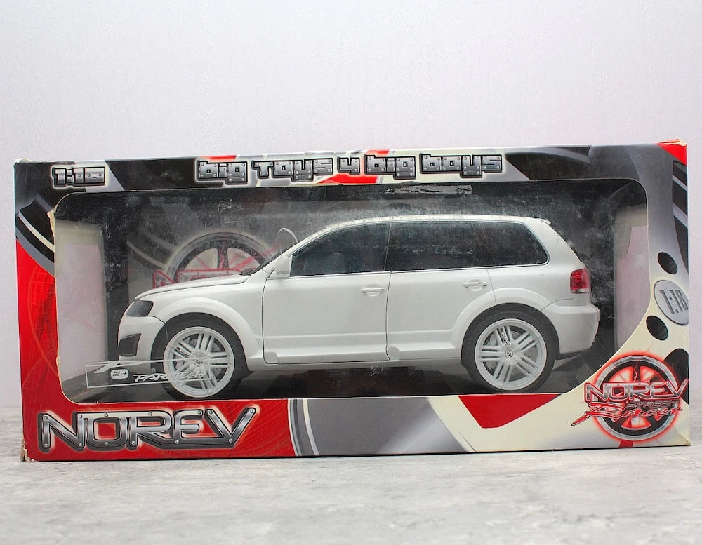 [Norev] 1:18 Volkswagen 2008 Touareg P24 Parotech White Model Car Resin