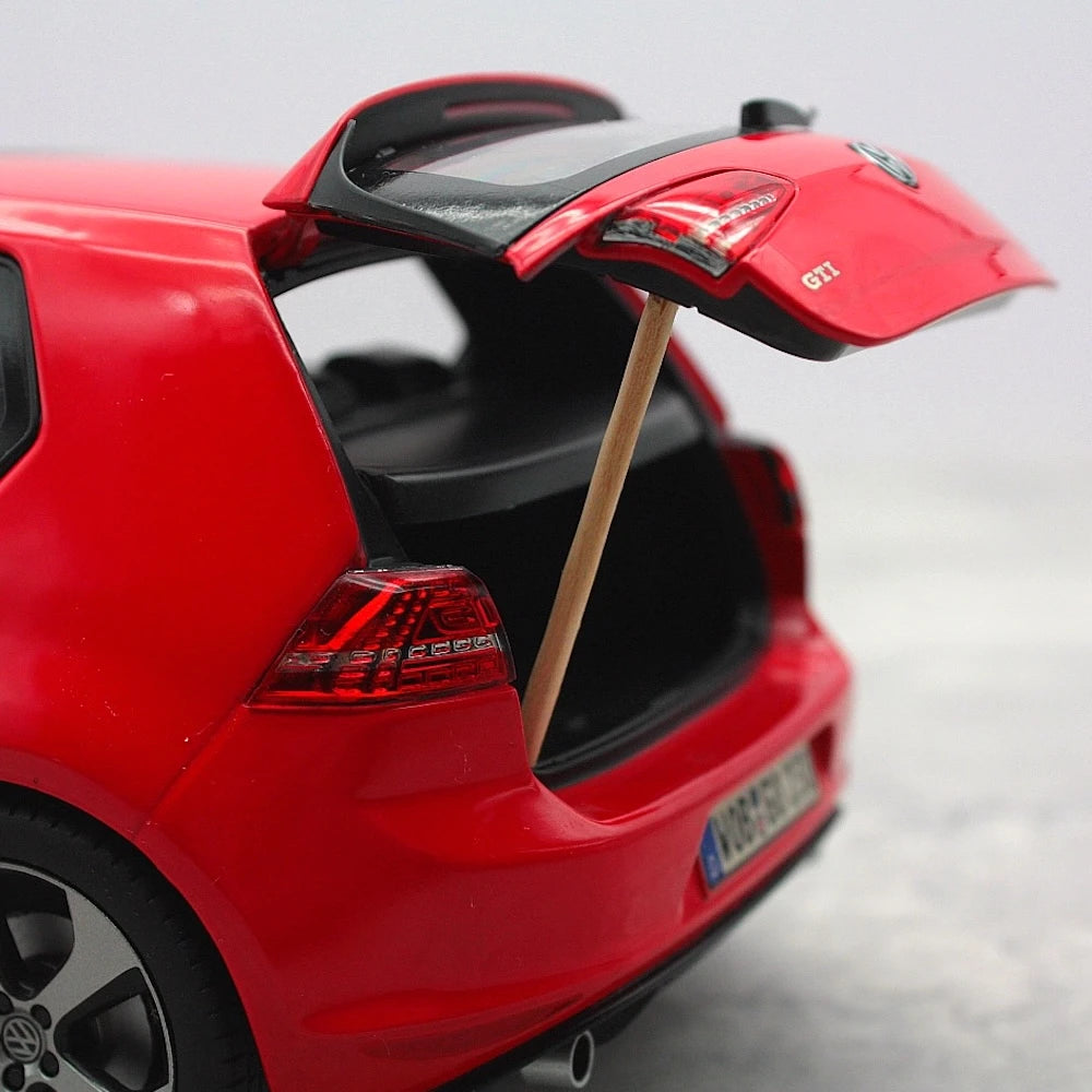[Norev] 1:18 Volkswagen 2013 Golf GTI MK7 Red Model Car Resin