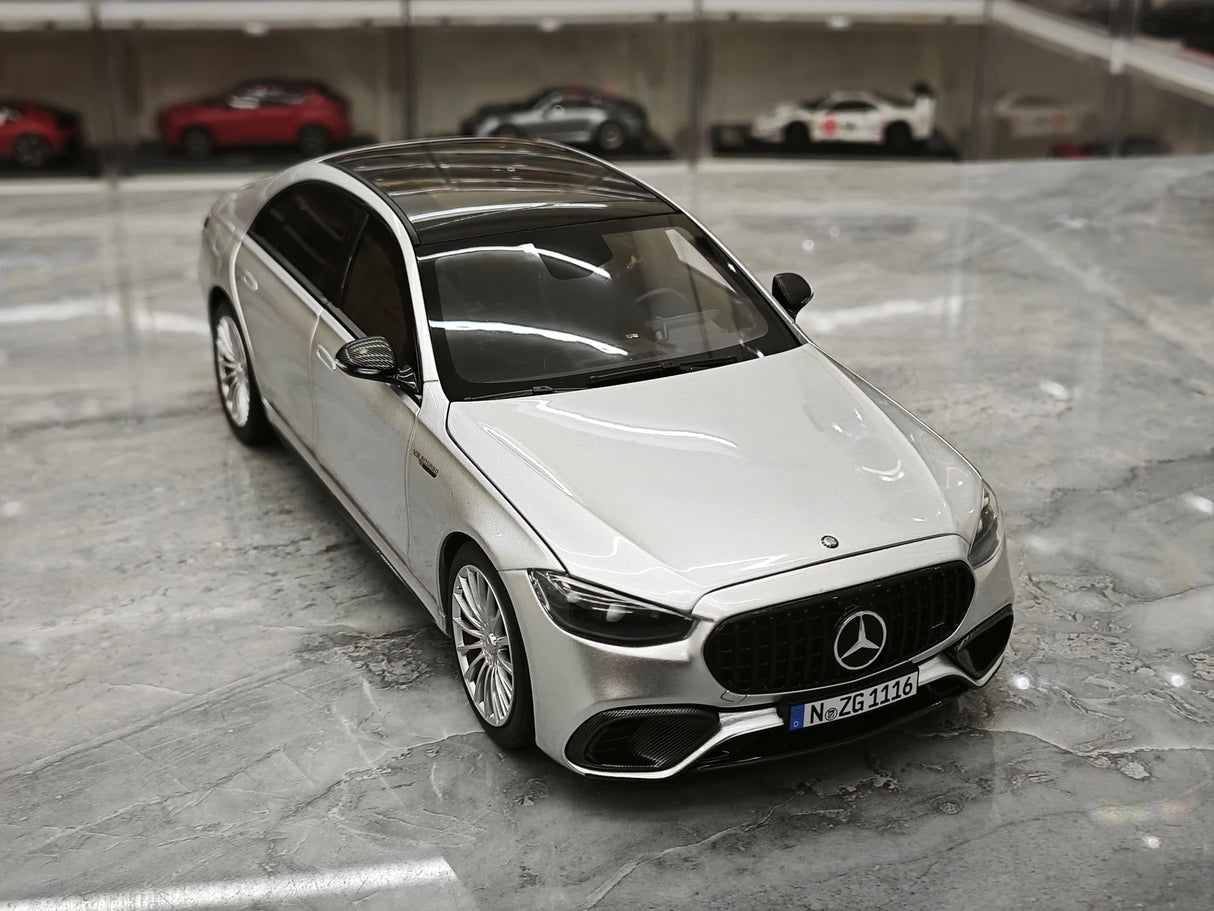 NZG Mercedes-AMG 2023 S 63 E 퍼포먼스 V223 하이테크 실버 1:18 – 수집용 다이캐스트 모델 다이캐스트