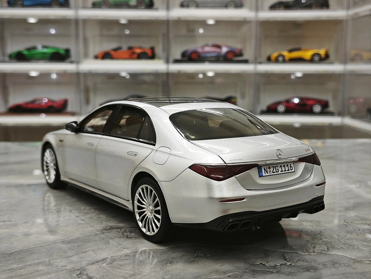 NZG Mercedes-AMG 2023 S 63 E 퍼포먼스 V223 하이테크 실버 1:18 – 수집용 다이캐스트 모델 다이캐스트