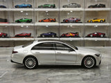 NZG Mercedes-AMG 2023 S 63 E 퍼포먼스 V223 하이테크 실버 1:18 – 수집용 다이캐스트 모델 다이캐스트