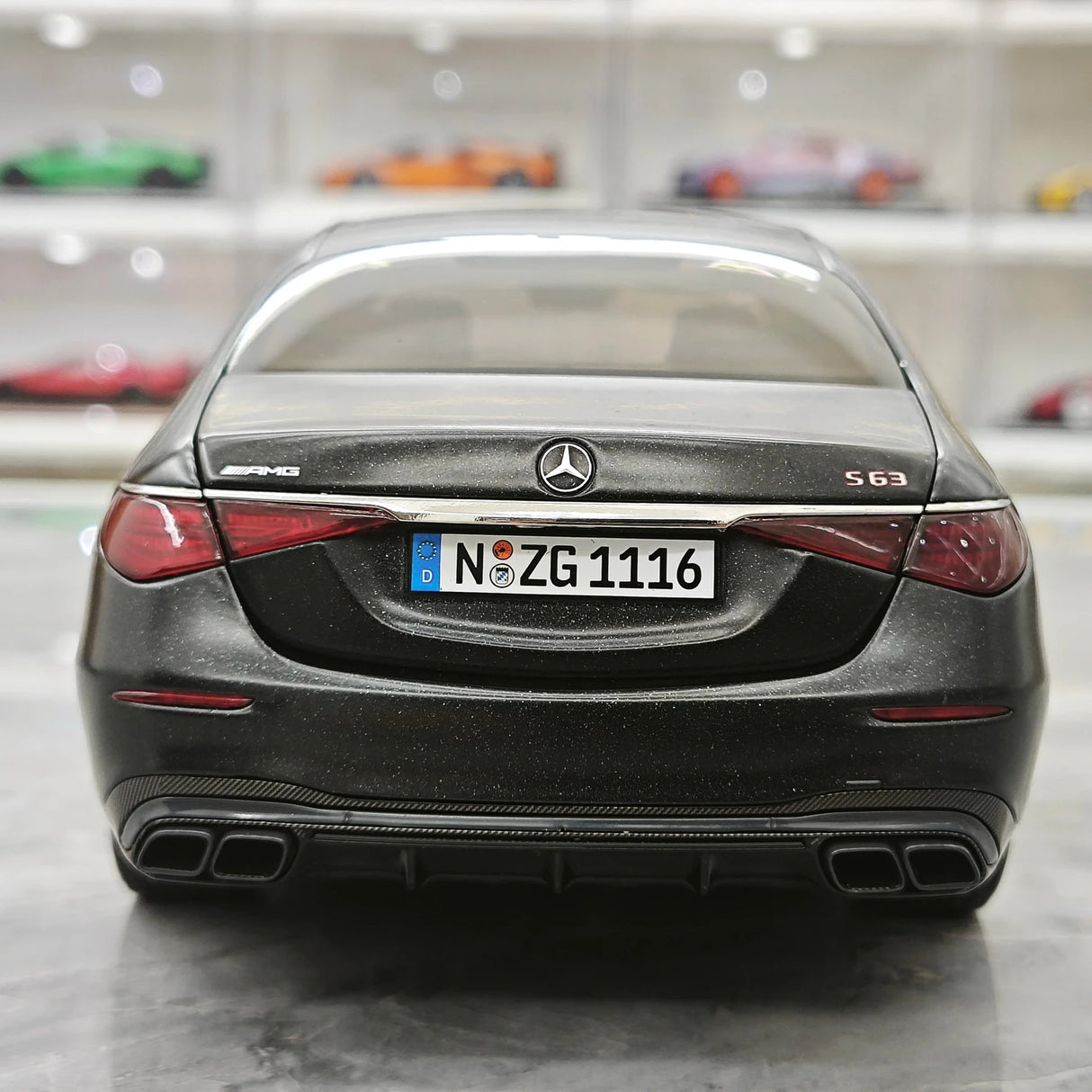 NZG Mercedes-AMG 2023 S 63 E Performance V223 Nightblack Magno 1:18 – modelo de coleção em metal fundido