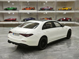 NZG Mercedes-AMG 2023 S 63 E 퍼포먼스 V223 오팔리스 화이트 1:18 – 수집용 다이캐스트 모델 다이캐스트