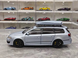 [NZG] 1:18 Volkswagen 2008 Passat R36 Estate blu modellino di auto Die-Cast