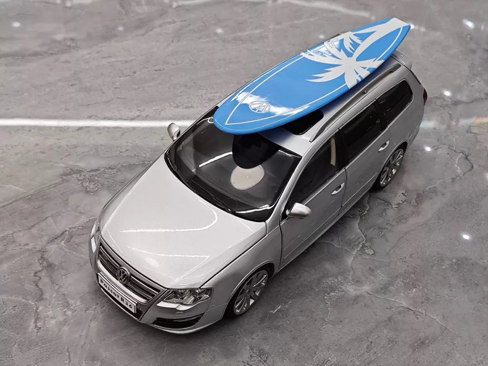 [NZG] 1:18 Volkswagen 2008 Passat R36 Estate Silver Model Car Die-Cast