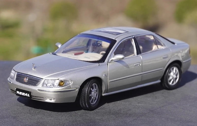 [OEM] 1:18 Buick 1997 Regal argento modellino di auto Die-Cast