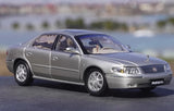 [OEM] 1:18 Buick 1997 Regal Silver Model Car Die-Cast