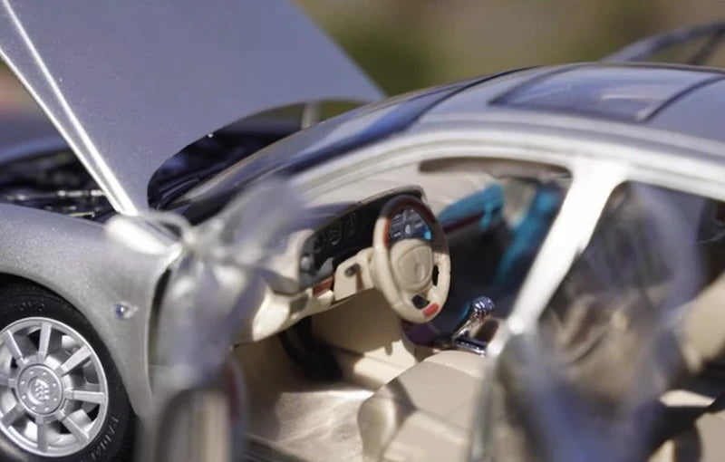 [OEM] 1:18 Buick 1997 Regal argento modellino di auto Die-Cast