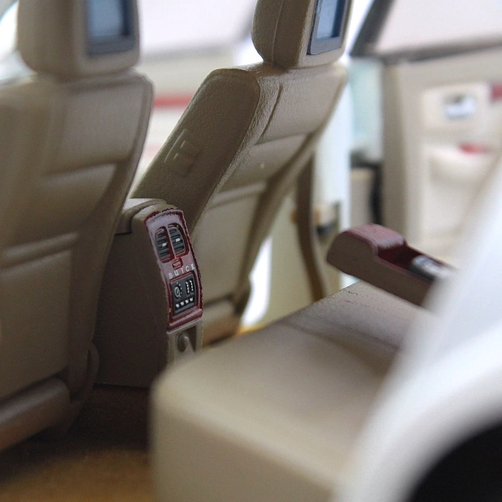 [OEM] 1:18 Buick 1997 Regal ホワイト モデルカー Die-Cast