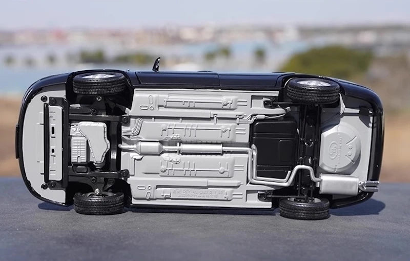 [OEM] 1:18 Buick 1997 Regal Black Model Car Die-Cast