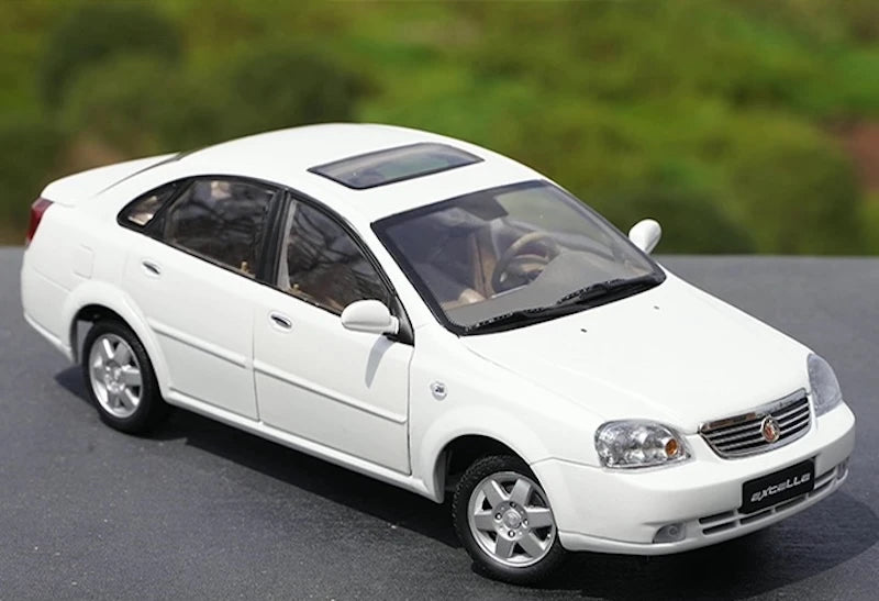 [OEM] 1:18 Buick 2003 Excelle valkoinen pienoismalli Die-Cast