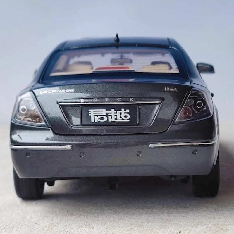 [OEM] 1:18 Buick 2007 LaCrosse Black Model Car Die-Cast
