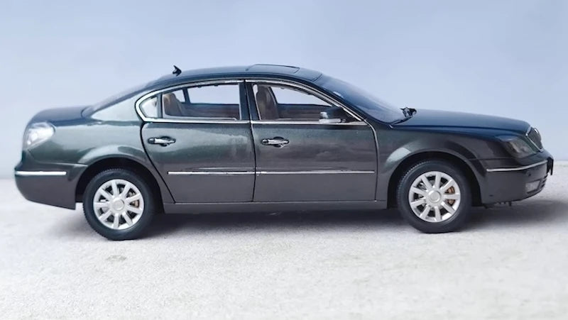 [OEM] 1:18 Buick 2007 LaCrosse Black Model Car Die-Cast