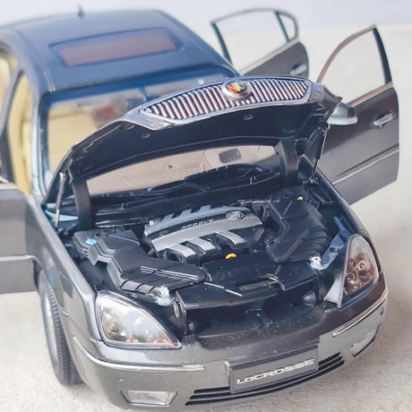 [OEM] 1:18 Buick 2007 LaCrosse Black Model Car Die-Cast
