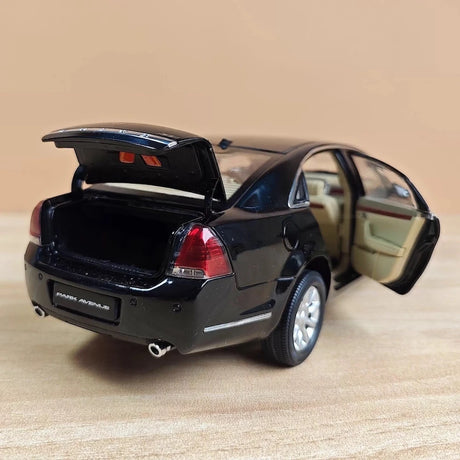 [OEM] 1:18 Buick 2007 Park Avenue Black Model Car Die-Cast