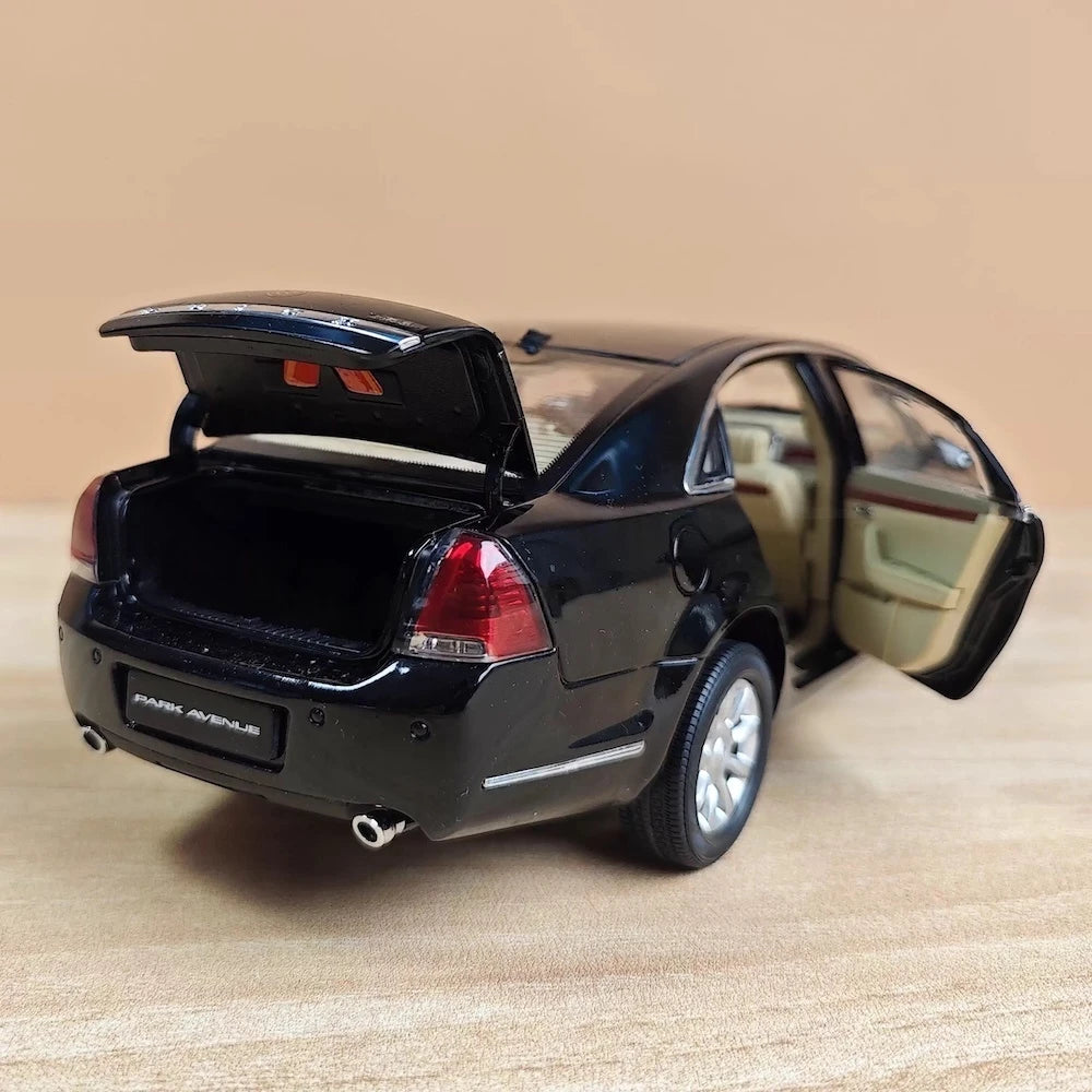 [OEM] 1:18 Buick 2007 Park Avenue Black Model Car Die-Cast