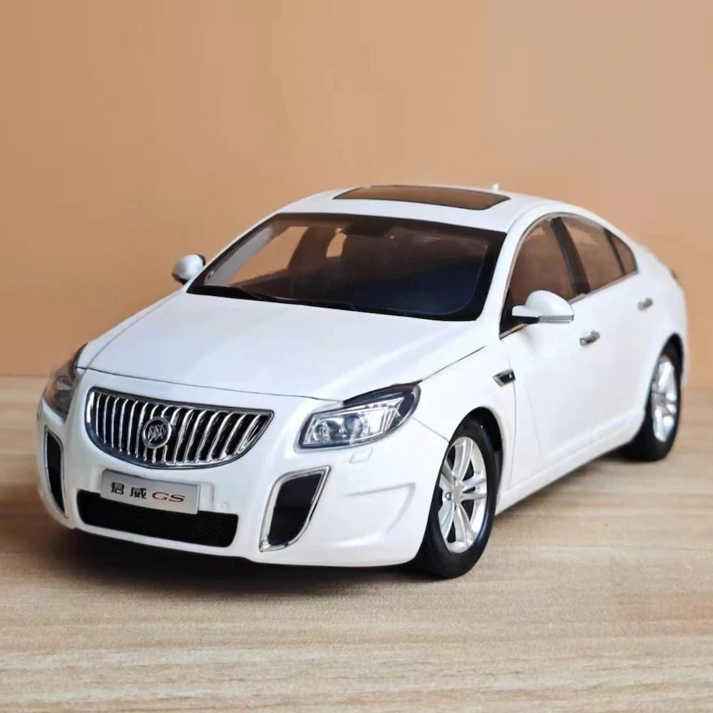 [OEM] 1:18 Buick 2014 Regal GS White Model Car Die-Cast