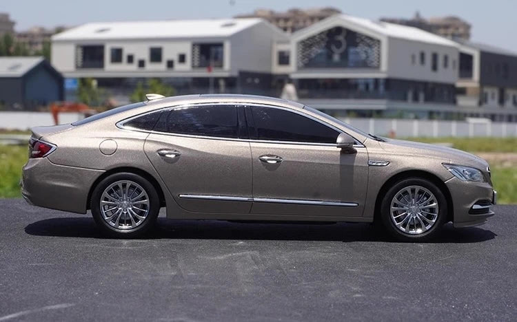 [OEM] 1:18 Buick 2018 Regal Gold Model Car Die-Cast