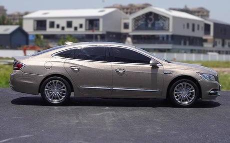 [OEM] 1:18 Buick 2018 Regal Gold Model Car Die-Cast