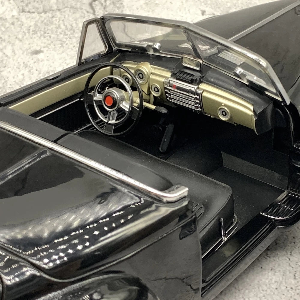 [SunStar] 1:18 Buick 1938 Y-Job ブラック モデルカー Die-Cast