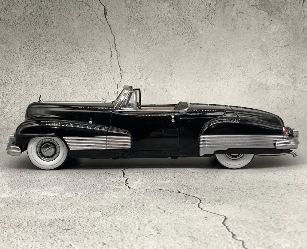 [SunStar] 1:18 Buick 1938 Y-Job Black Model Car Die-Cast