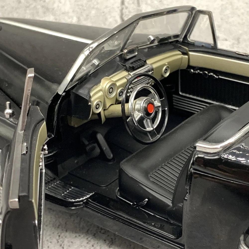 [SunStar] 1:18 Buick 1938 Y-Job Black Model Car Die-Cast