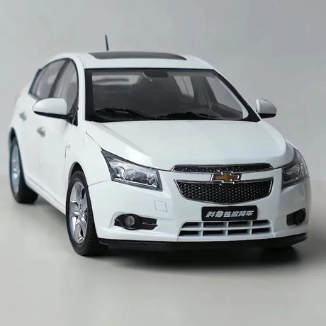 [OEM] 1:18 Chevrolet 2012 Cruze White Model Car Die-Cast