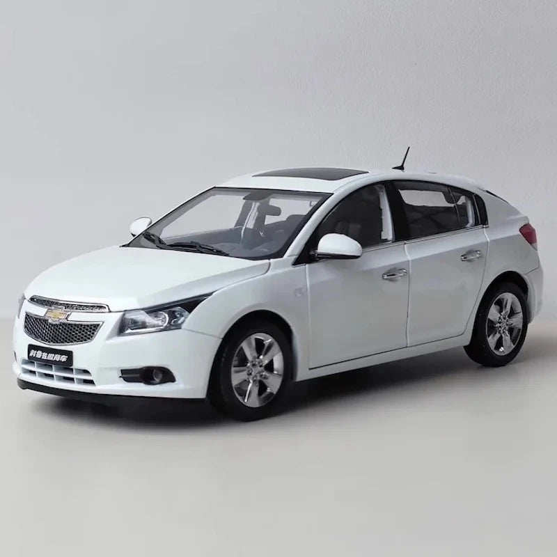 [OEM] 1:18 Chevrolet 2012 Cruze bianco modellino di auto Die-Cast