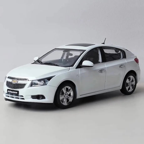 [OEM] 1:18 Chevrolet 2012 Cruze White Model Car Die-Cast