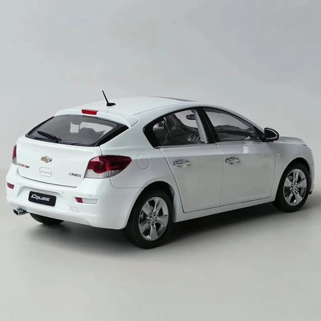 [OEM] 1:18 Chevrolet 2012 Cruze White Model Car Die-Cast